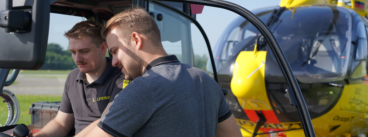 News: Safe Work schult Team des ADAC Heliservice
