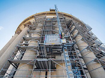 Geda Bauaufzug 500 auf einer Baustelle